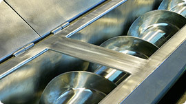 Shafted screw conveyors