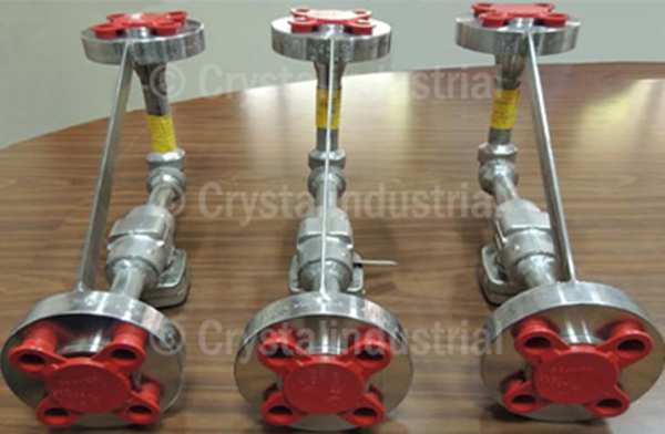 Fixed and retractable injection quills