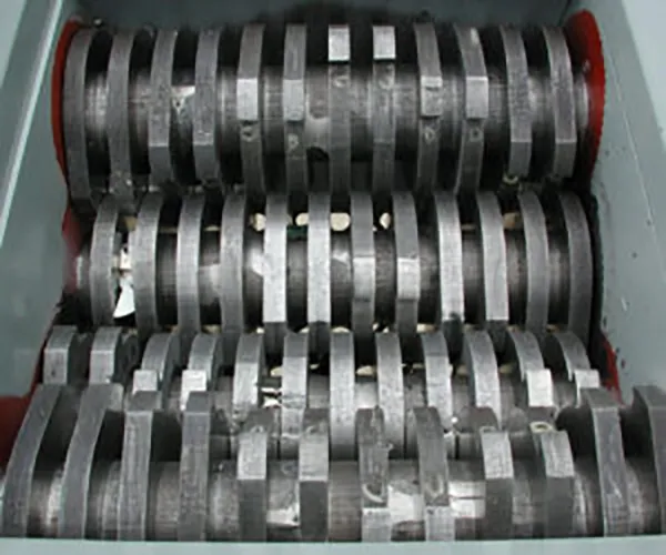 QUAD-SHAFT SHEAR SHREDDERS