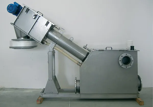 Screw Screen Compactor in tank FCP/C