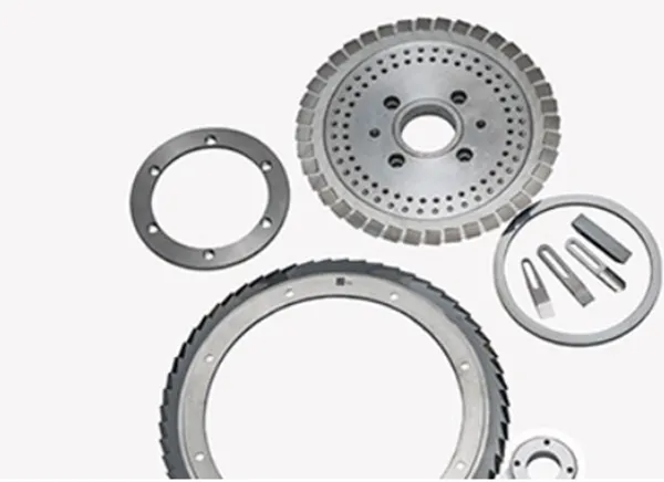 Rotary trimmer knives for web delivery systems