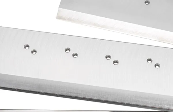 Paper cutting knives
