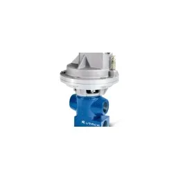 High pressure valves